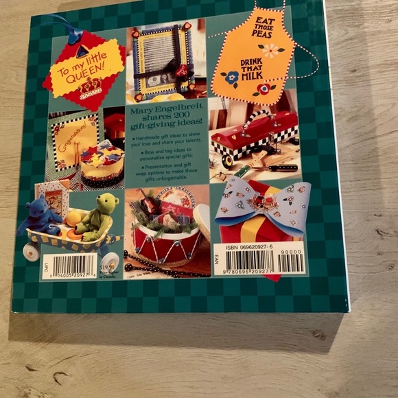 Mary Engelbreit “Wrap it Up” Craft Book - Picture 6 of 8